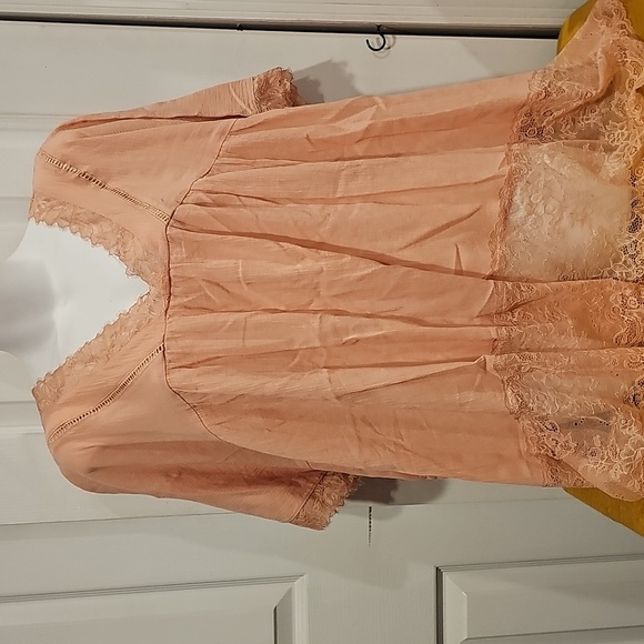 Easel Pink Lace Trim Top Sz S NWT - Picture 1 of 9